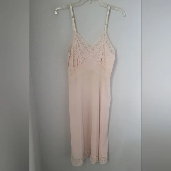 Vintage Van Raalte Nylon Philmy Slip with Lace Top/Lace Hem Size 36 Pale… - Picture 2 of 12